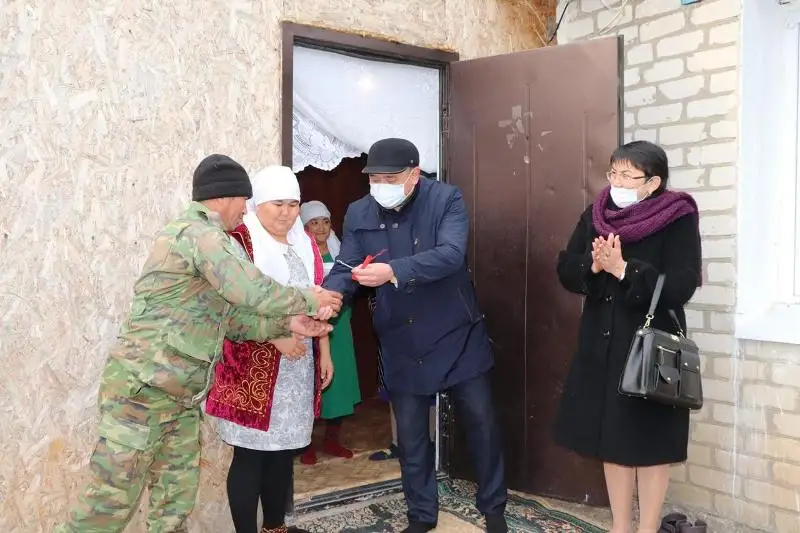 Новый дом подарили многодетной семье в Таскалинском районе ЗКО