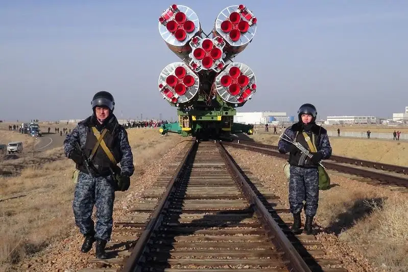 Казахстанские полицейские Байконура поздравили своих российских коллег с профессиональным праздником