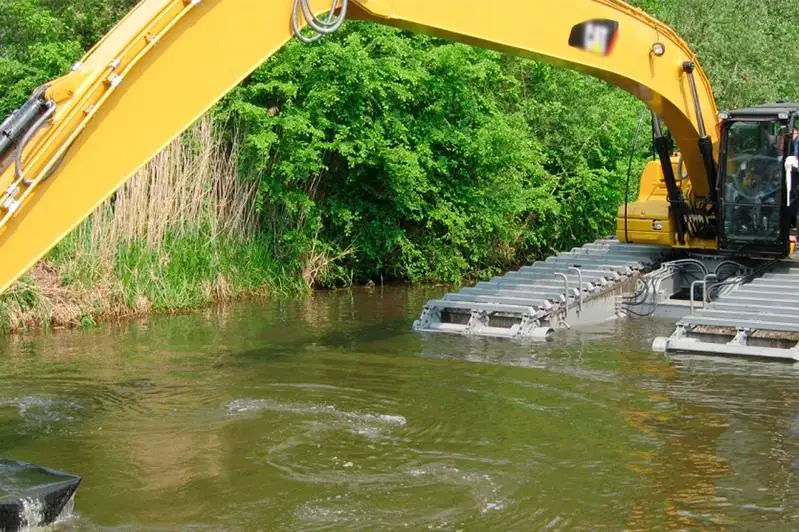 Более 2 тысяч кубометров мусора вывезли после очистки русел рек в Алматы
