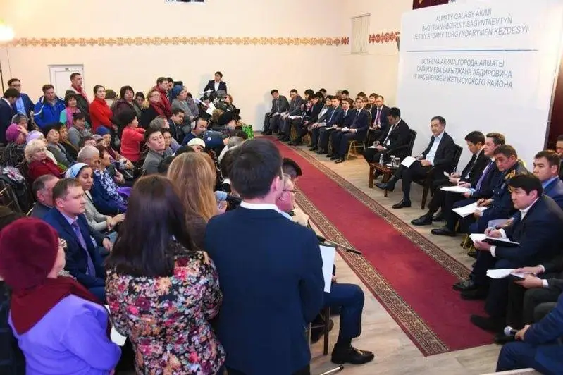 Какие проблемы озвучили жители Алматы на встрече с акимом