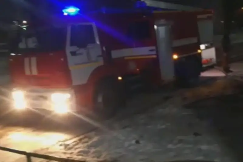 Из-за мусора вспыхнул пожар в подвале многоэтажки в Усть-Каменогорске