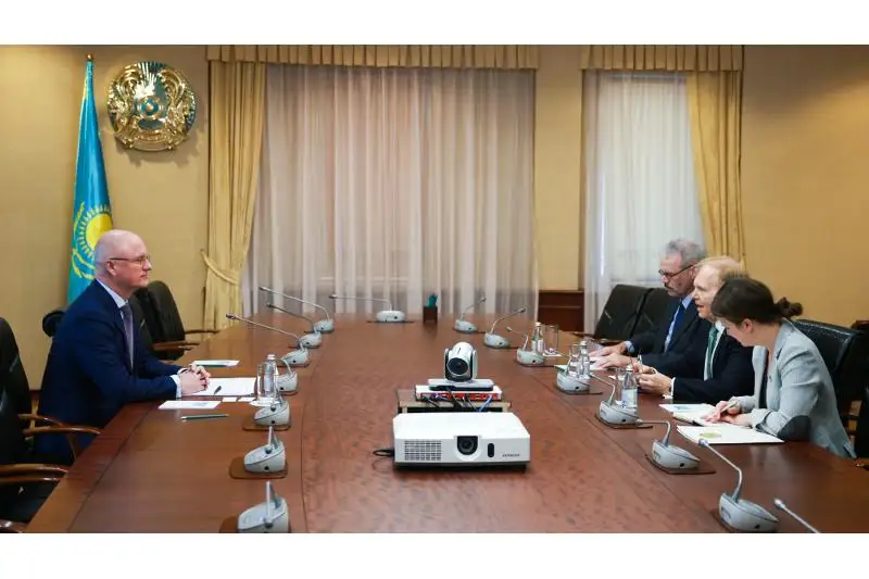 Роман Скляр встретился с послом США в РК