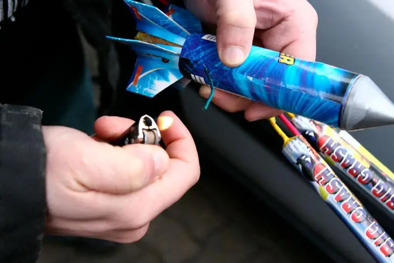 Двое взрослых и двое детей пострадали от пиротехники в Алматы