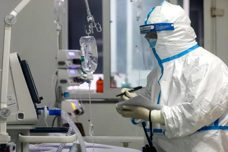 О подробностях смерти женщины от коронавируса рассказали в Восточном Казахстане