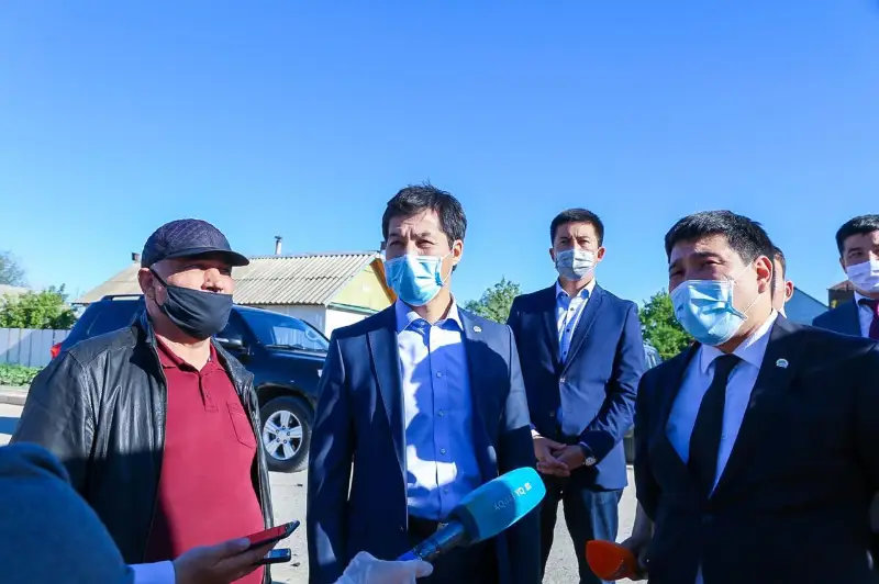 Аким ЗКО проверил качество дорог в Бурлинском районе