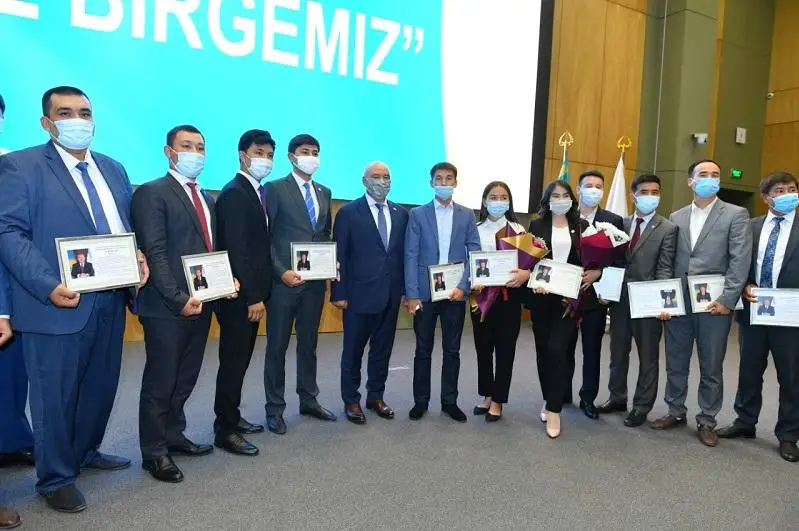 Благодарственными письмами Елбасы наградили туркестанскую молодежь