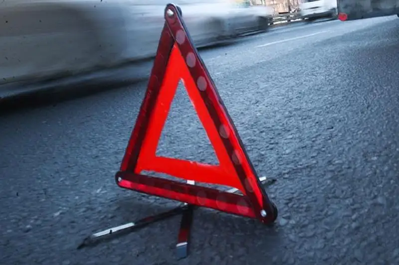 В Павлодаре автомобиль переехал лежавшего на дороге пожилого мужчину