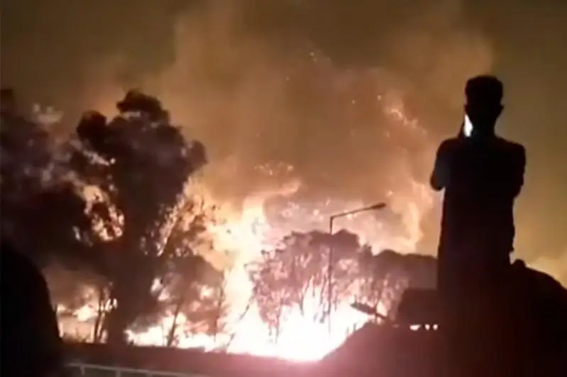 Пожар в лагере беженцев в Греции: арестованы 6 подозреваемых