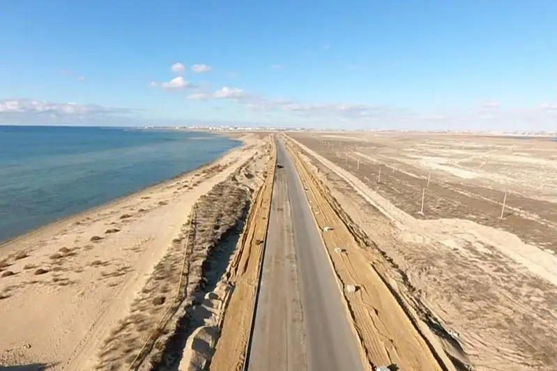 Дорогу вдоль побережья Каспия реконструируют в Мангистауской области
