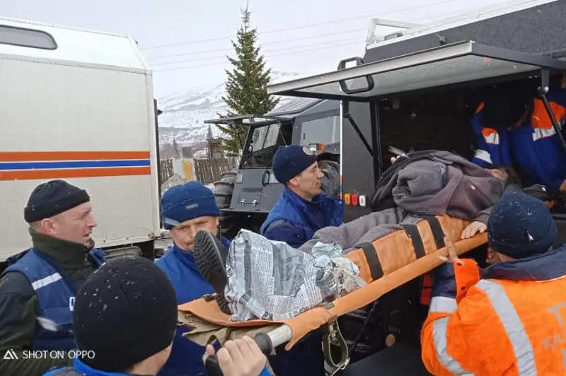 Спасатели ВКО доставили продукты в отдаленный населенный пункт и помогли пострадавшей женщине