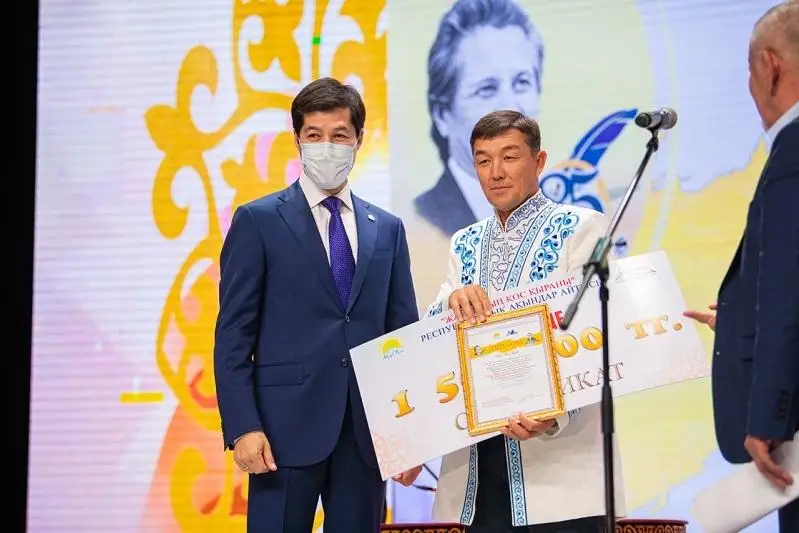 Республиканский айтыс прошел в Уральске