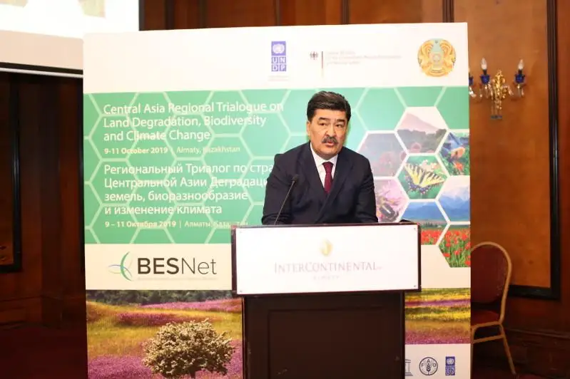 56 тысяч гектаров саксаула высажено на дне Аральского моря