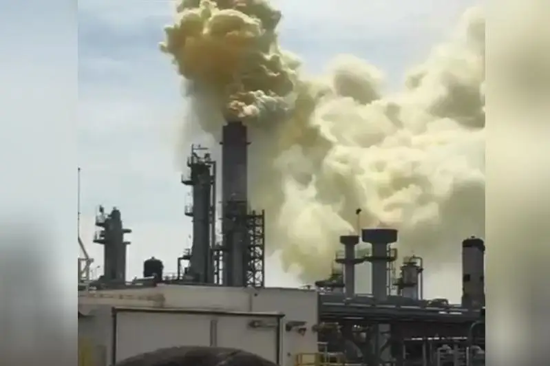 Клубы желтого дыма над Тенгизом: причины выясняются