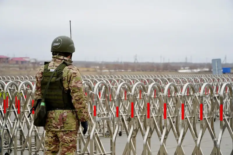 За нарушение особого режима на блокпостах Нур-Султана наказано 128 человек