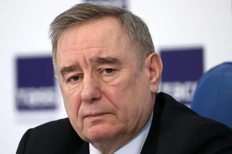 Главный эпидемиолог России предложил продлить ограничения в майские праздники