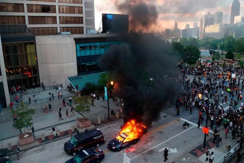 Города США охватили протесты из-за гибели Джорджа Флойда
