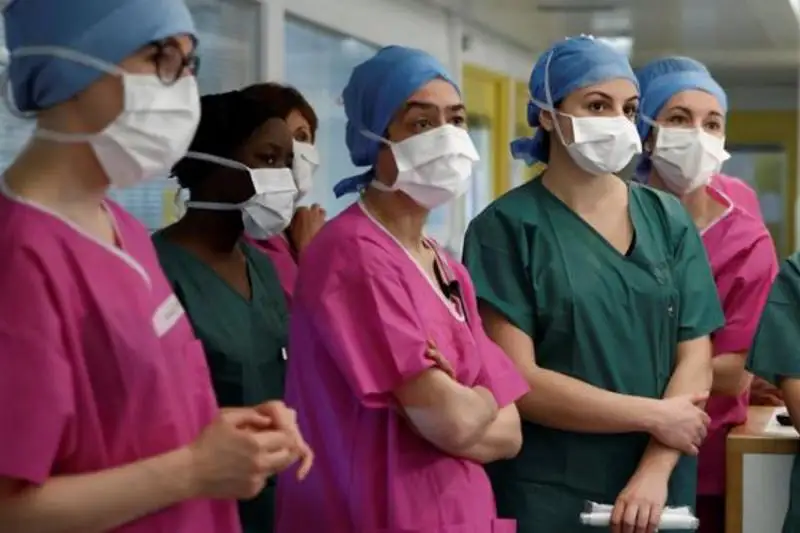 Во Франции зафиксировано рекордное число смертей от коронавируса за сутки