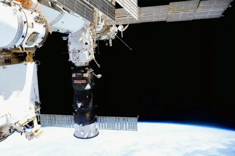 Российские космонавты доложили о состоянии МКС