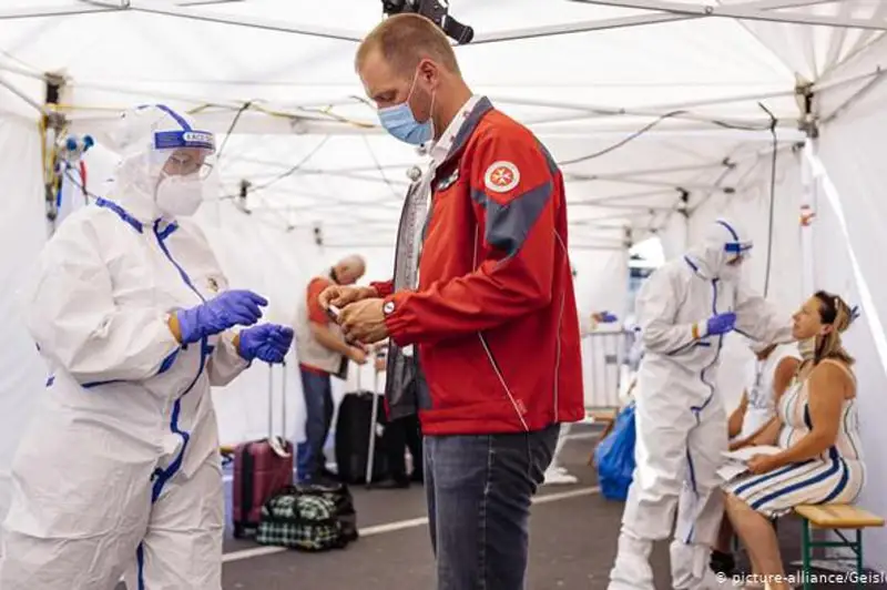 В Германии зафиксирован резкий прирост случаев коронавируса за сутки