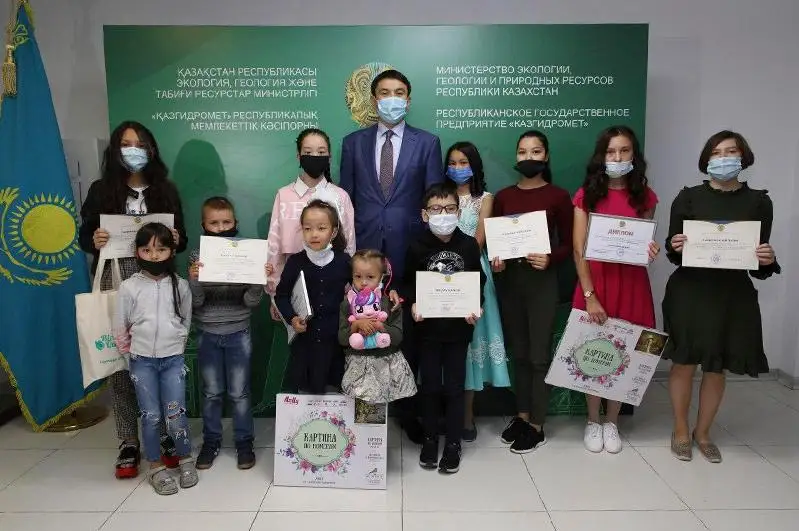 Министр экологии наградил победителей школьного конкурса