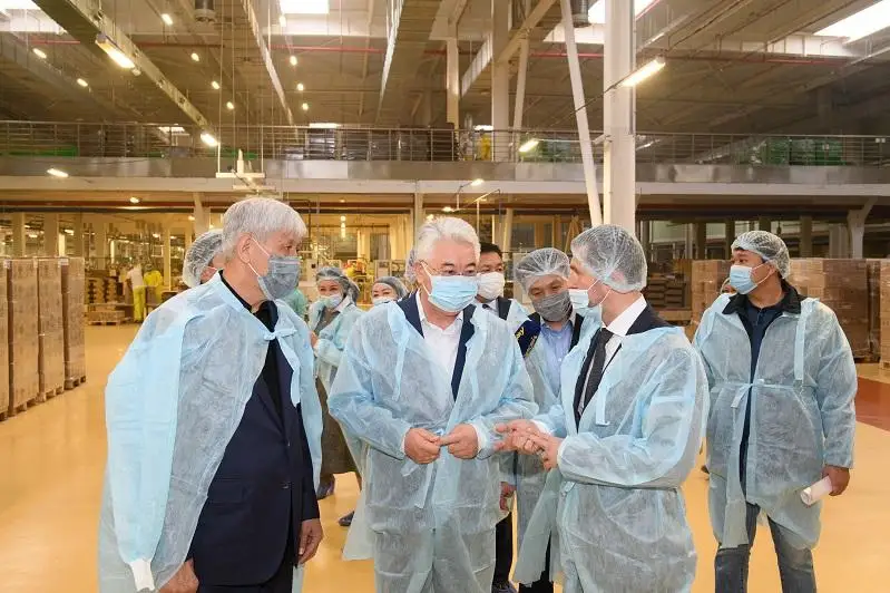 Бейбут Атамкулов ознакомился с крупными индустриальными проектами в Алматинской области