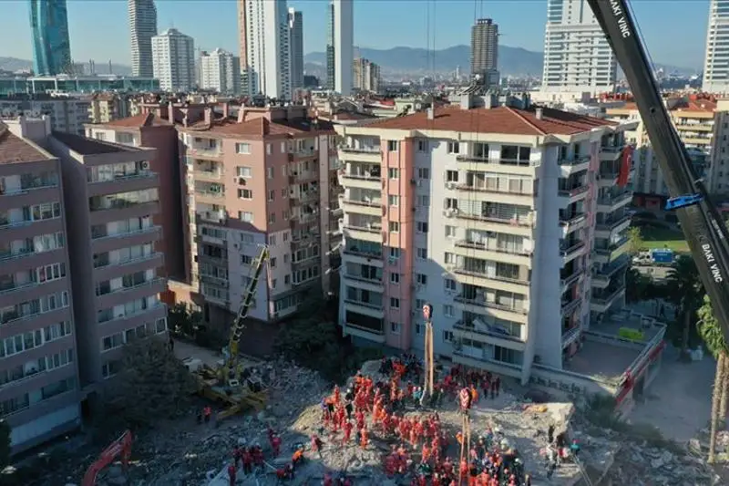 До 116 увеличилось число жертв произошедшего 30 октября землетрясения в Турции