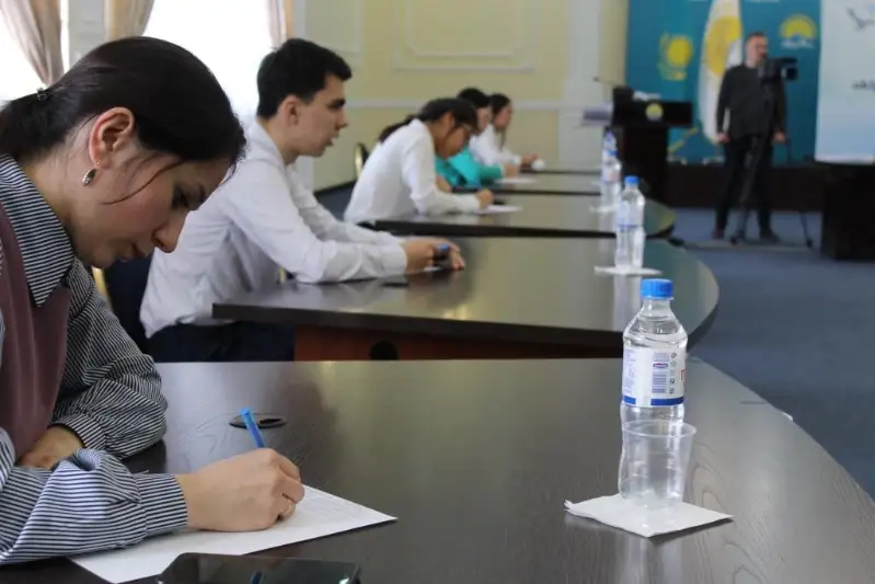 Сразу на трёх языках говорили и писали участники павлодарской олимпиады