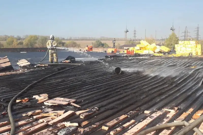 Пожар на складах ликвидировали в Усть-Каменогорске