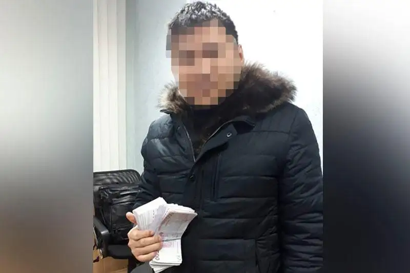 Похитившего 250 тысяч евро сотрудника банка в Костанайской области задержали в Челябинске