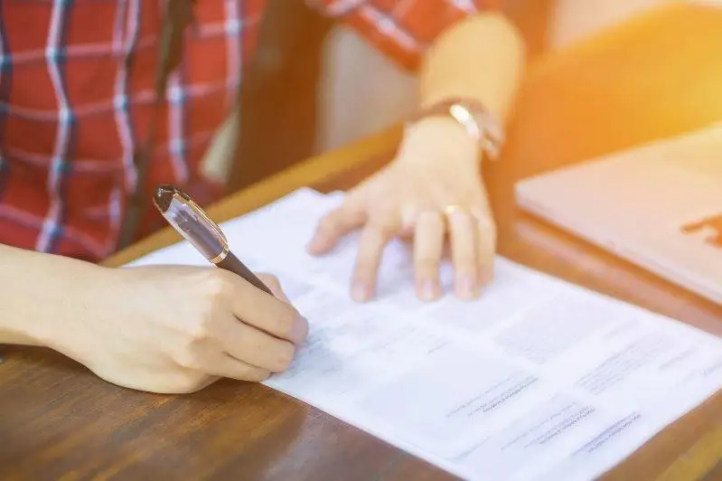 Сколько заявлений подано на получение социальной выплаты в 42 500 тенге