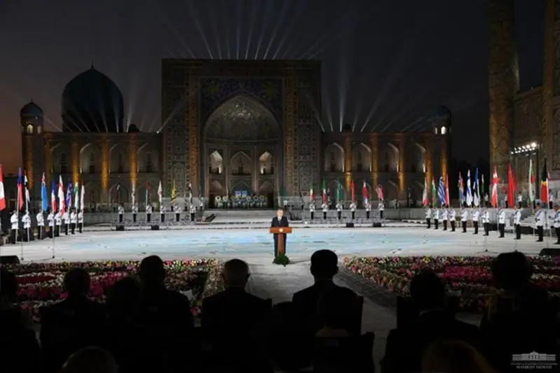 Международный музыкальный фестиваль «Шарк тароналари» проходит в Самарканде