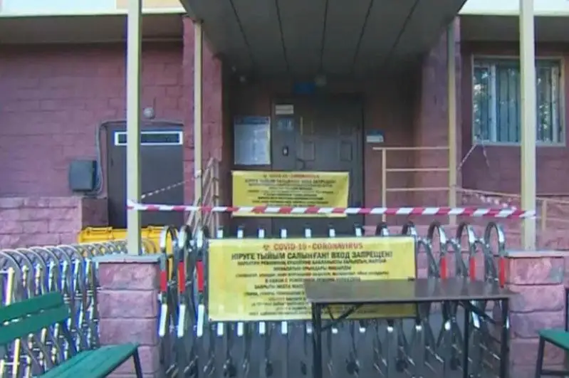 На карантин закрыли подъезд в столичном ЖК «Номад»