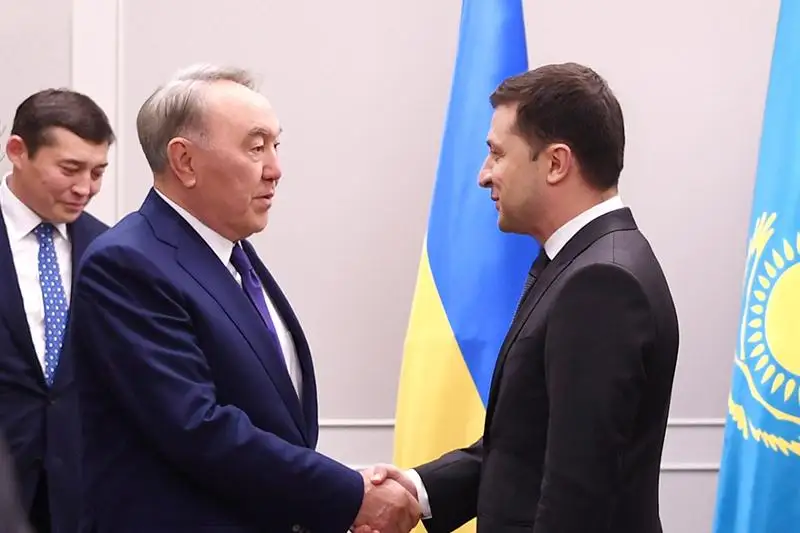 Нурсултан Назарбаев встретился с Владимиром Зеленским в Японии