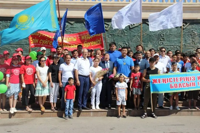 Торжественно встретили в Таразе победителя Всемирной Универсиады в Италии