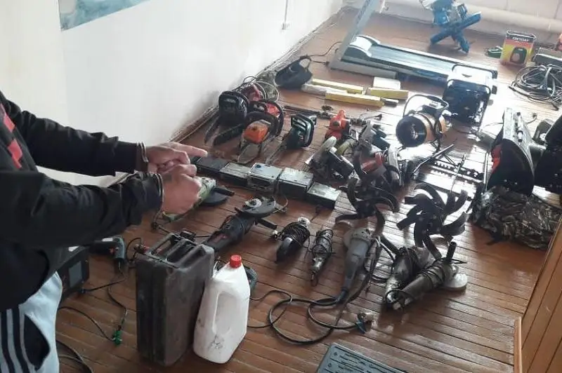 Более 30 краж в 17 населенных пунктах одного района совершила группа воров в ВКО