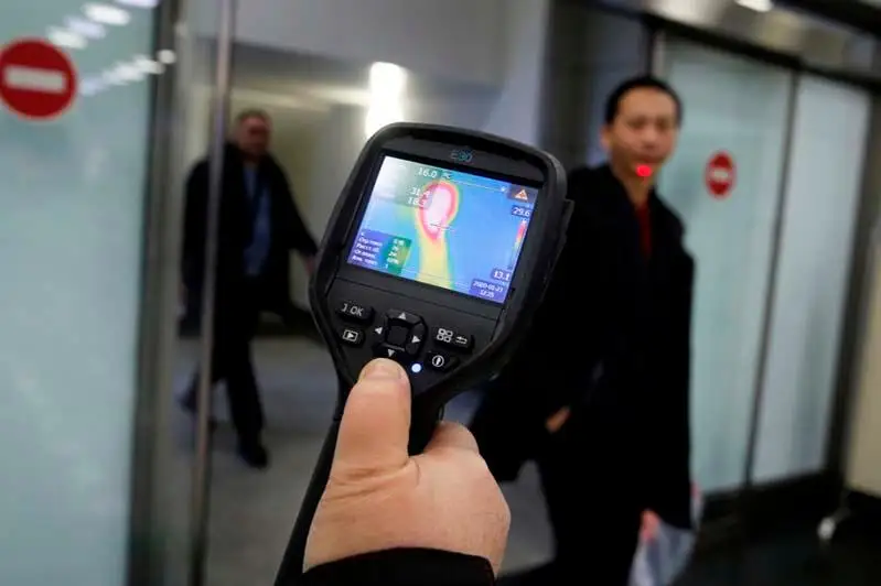 Как проверяют больных пассажиров в аэропорту Алматы