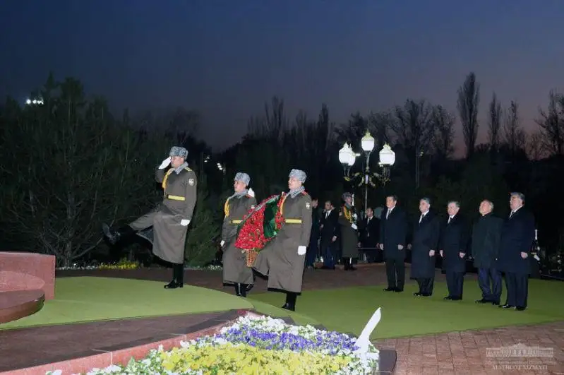 Президенты стран ЦА почтили память Ислама Каримова