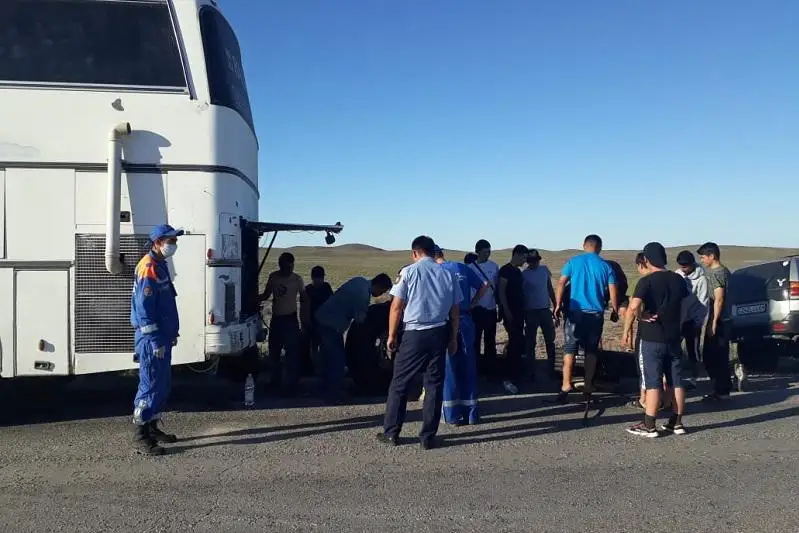 52 пассажира сломавшегося междугороднего автобуса спасли в Жамбылской области