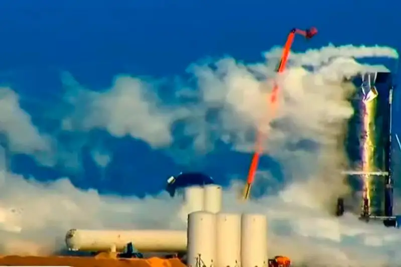 Прототип ракеты Илона Маска для полетов на Марс взорвался в ходе испытаний