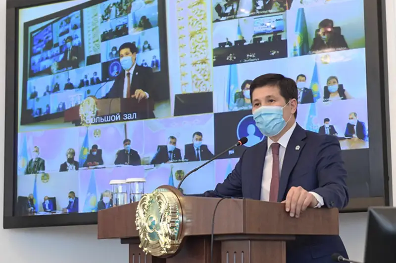 Аким Павлодарской области отчитался перед депутатами маслихата