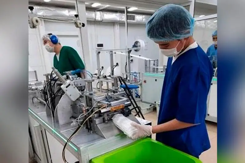 Производство по пошиву 30 млн медицинских масок в год запустили в Атырау