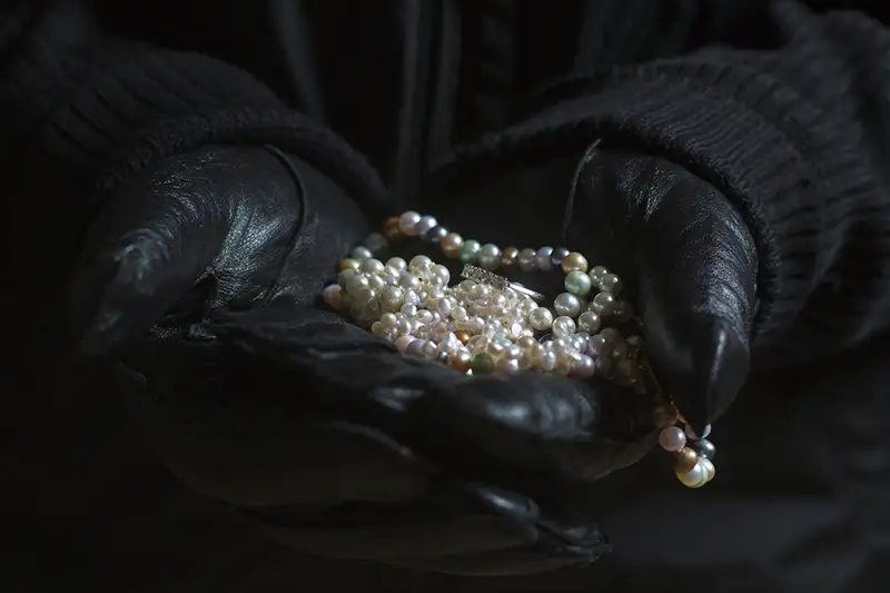 Грабителя ювелирного магазина в Таразе два года разыскивали за разбой в Темиртау