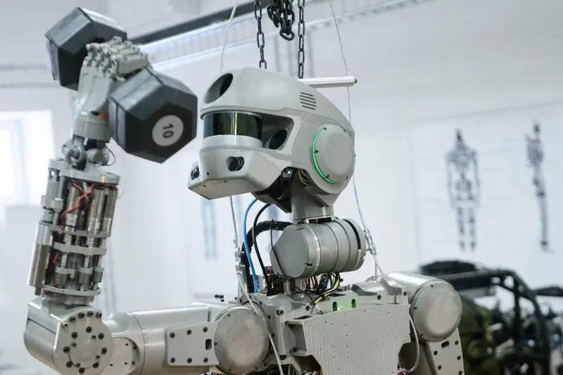 Человекоподобный робот прибыл на Байконур для полета в космос