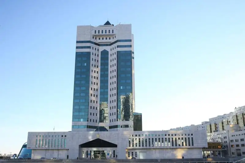 Аскар Мамин провел телефонные разговоры с главами правительств России и Беларуси