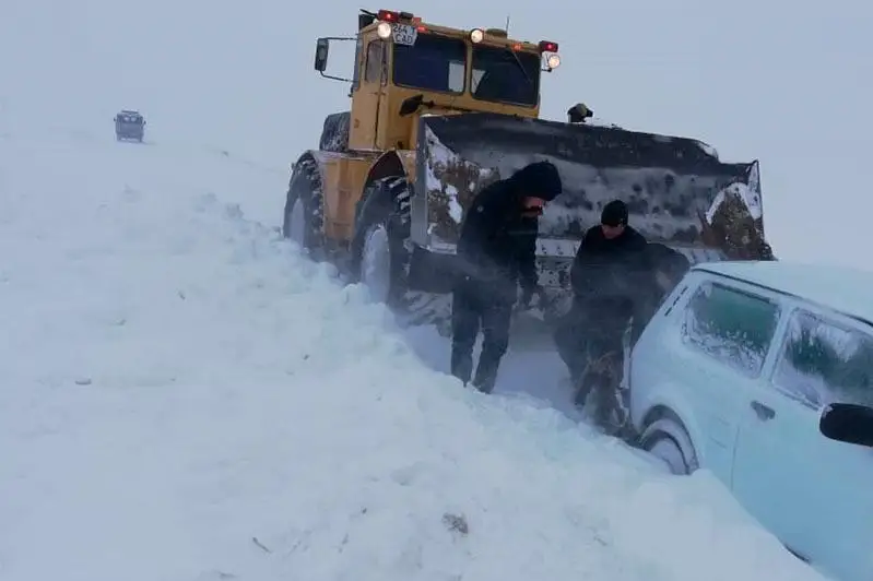 Из-за буранов акмолинка не добралась до роддома и родила в машине
