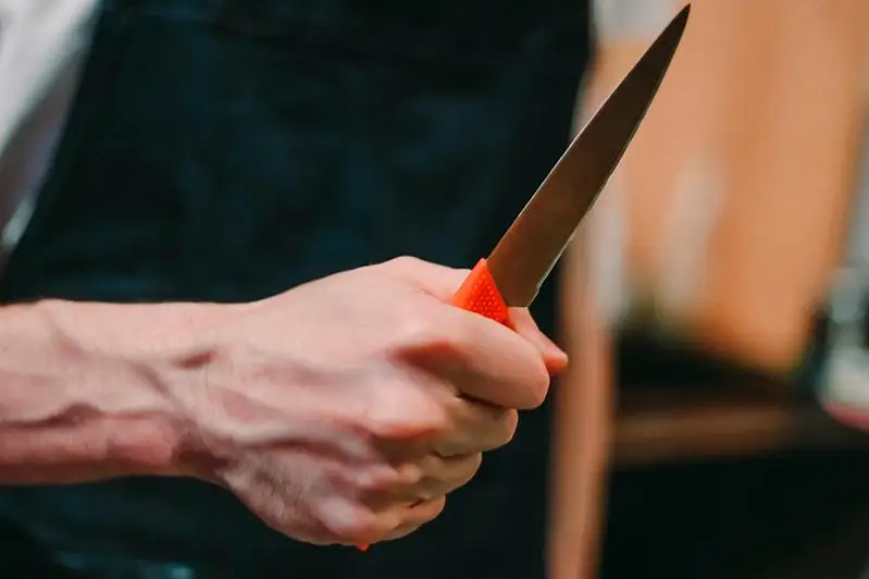 Костанаец убил пенсионера-инвалида и ранил ножом его супругу