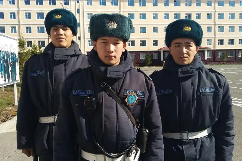 Мужчину с холодным оружием задержали столичные гвардейцы