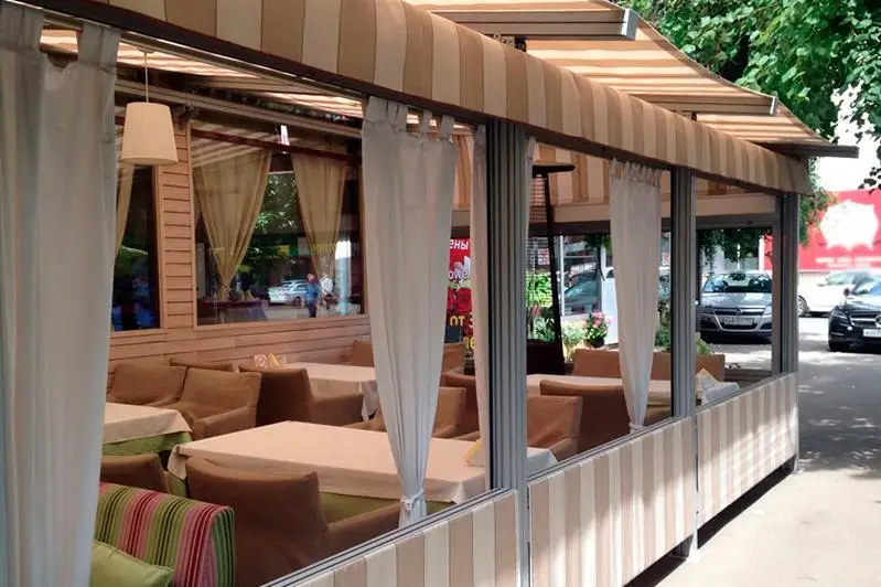 Кафе и ресторанам в Алматы разрешили расширить летние площадки