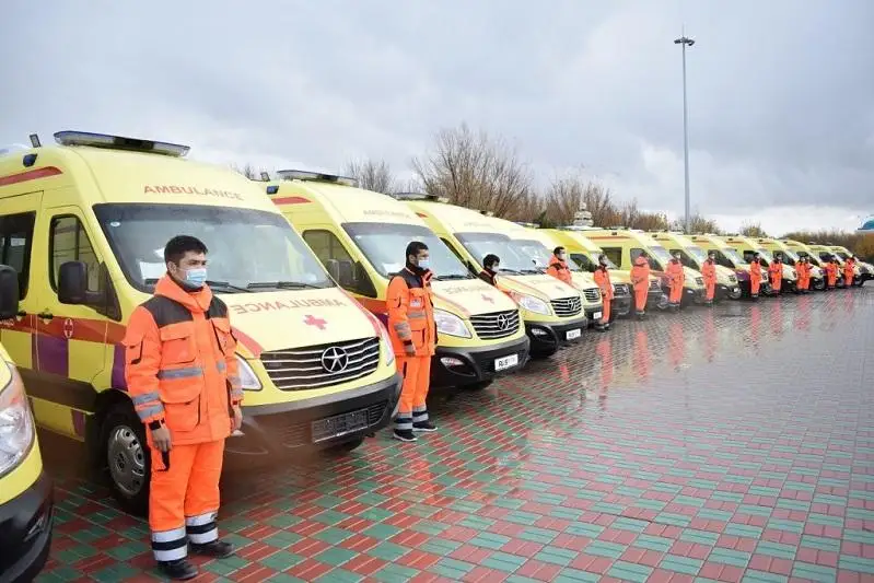 18 машин скорой помощи получили медики в Атырау