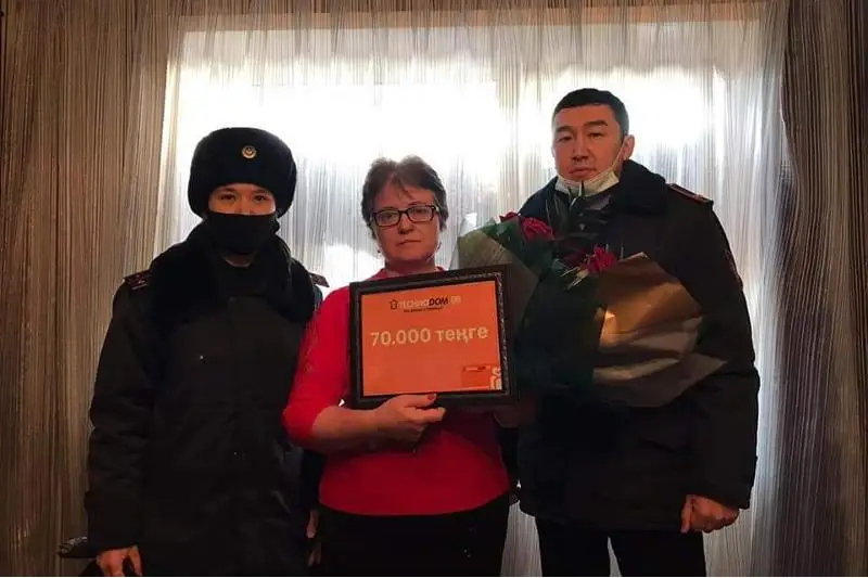 Сотрудники акмолинского ДУИС почтили память погибшей при исполнении коллеги